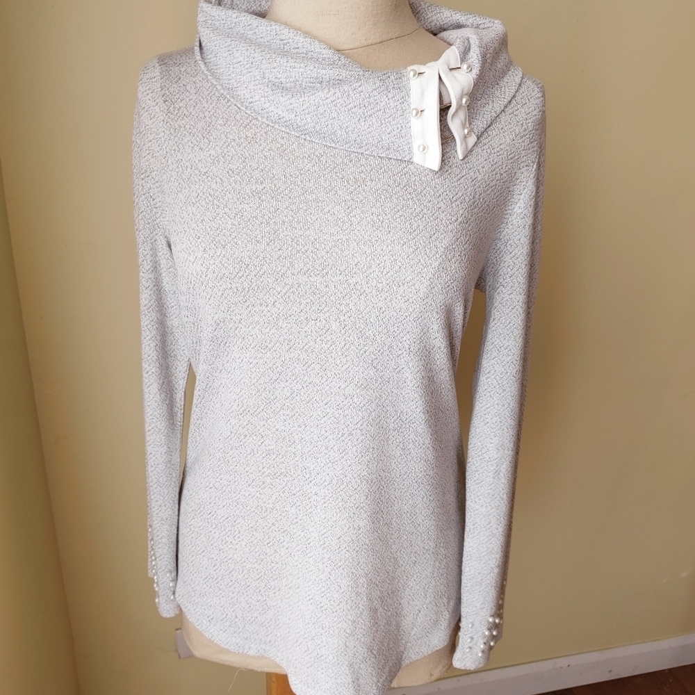 MAHEE La Collection Women's light sweater top size‎ M gray